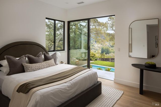 22 Rock Rd, Kentfield, CA 94904