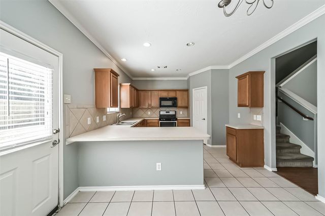 8726 Old Maple Lane, Humble, TX 77338