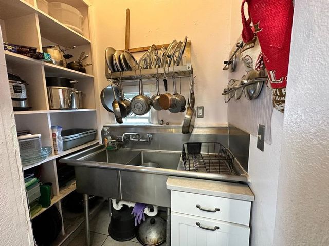 269 E Saint James Street, San Jose, CA 95112