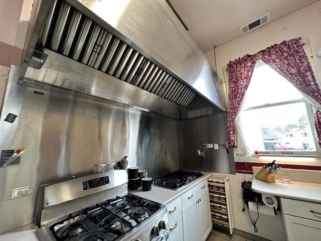 269 E Saint James Street, San Jose, CA 95112