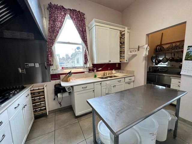 269 E Saint James Street, San Jose, CA 95112
