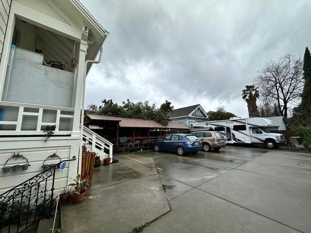 269 E Saint James Street, San Jose, CA 95112