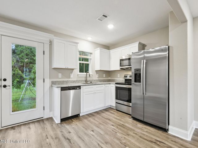 13324 Dee Avenue, Gulfport, MS 39503