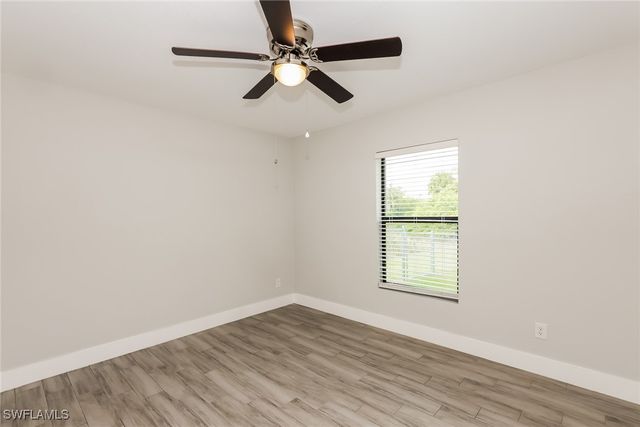 524 Lone Star LN, Lehigh Acres, FL 33974