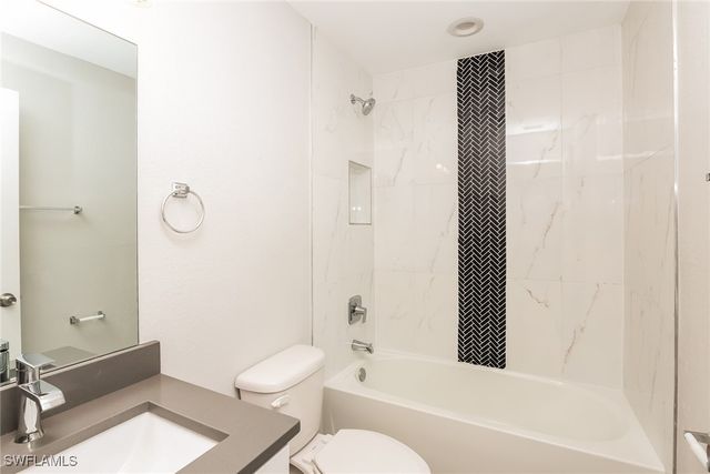 524 Lone Star LN, Lehigh Acres, FL 33974