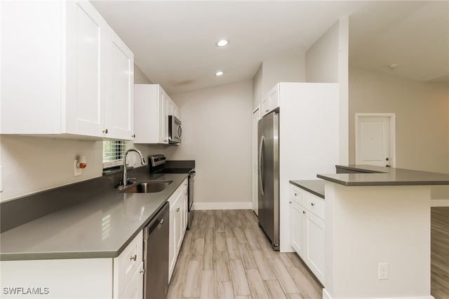 524 Lone Star LN, Lehigh Acres, FL 33974