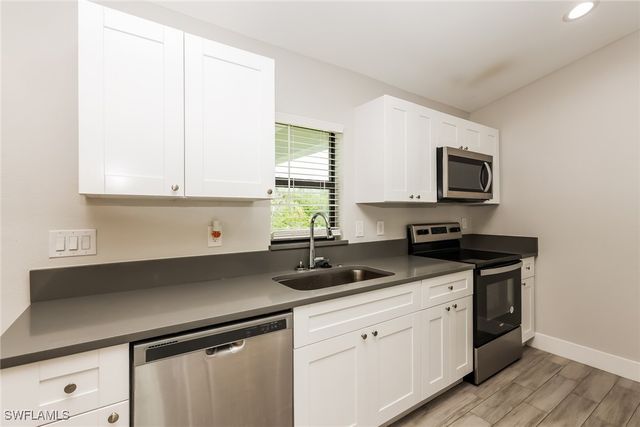 524 Lone Star LN, Lehigh Acres, FL 33974