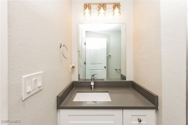 524 Lone Star LN, Lehigh Acres, FL 33974