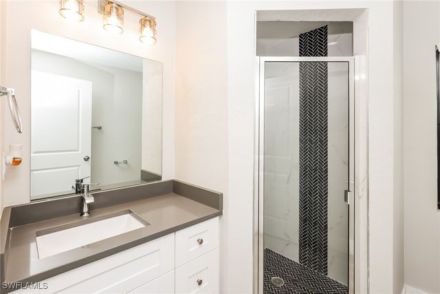 524 Lone Star LN, Lehigh Acres, FL 33974