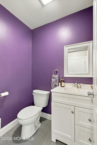 8 Hampton Road, Howell, NJ 07731