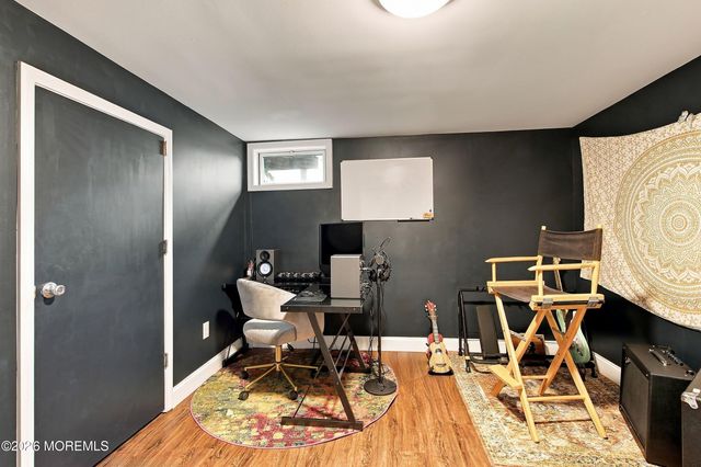 8 Hampton Road, Howell, NJ 07731