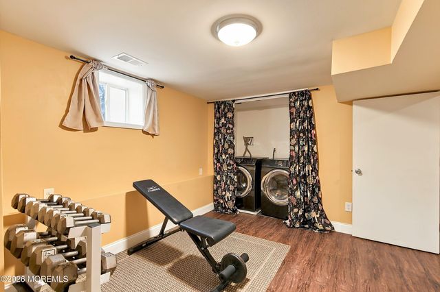 8 Hampton Road, Howell, NJ 07731
