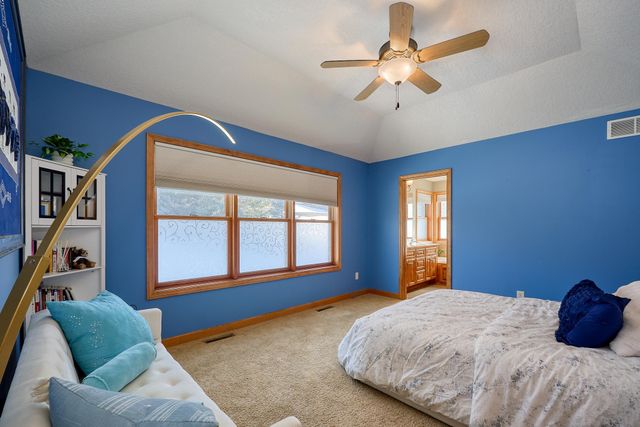 984 Carver Bluffs Parkway, Carver, MN 55315