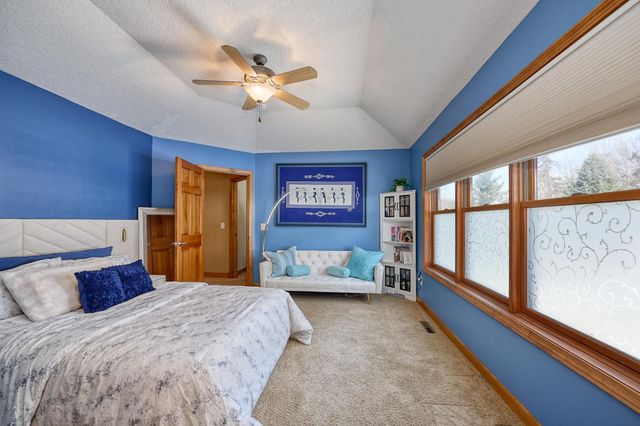 984 Carver Bluffs Parkway, Carver, MN 55315