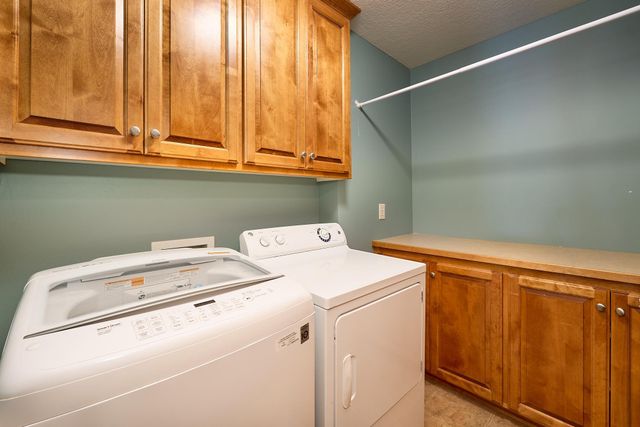 984 Carver Bluffs Parkway, Carver, MN 55315