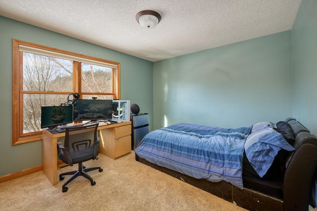 984 Carver Bluffs Parkway, Carver, MN 55315