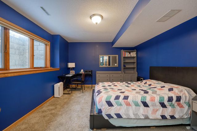 984 Carver Bluffs Parkway, Carver, MN 55315