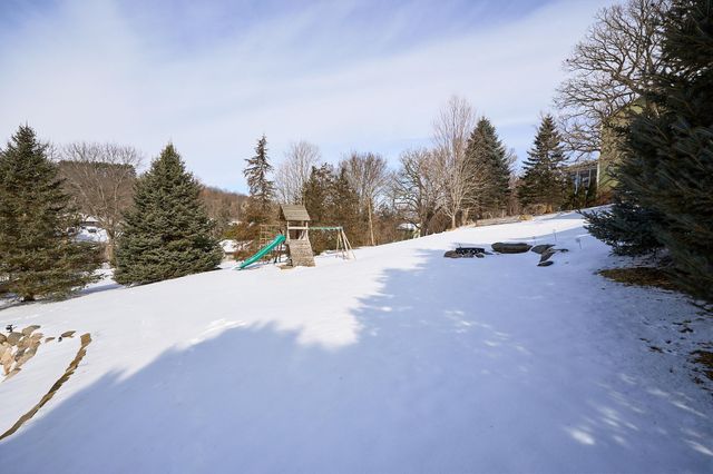 984 Carver Bluffs Parkway, Carver, MN 55315