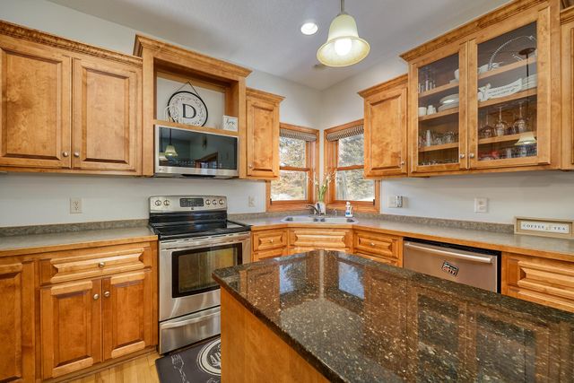 984 Carver Bluffs Parkway, Carver, MN 55315