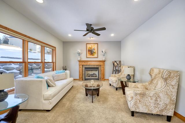 984 Carver Bluffs Parkway, Carver, MN 55315