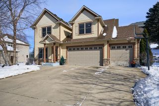 984 Carver Bluffs Parkway, Carver, MN 55315