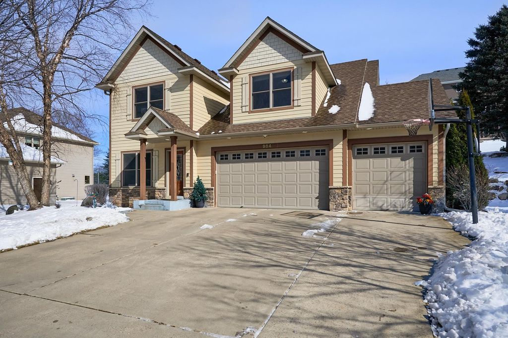 984 Carver Bluffs Parkway, Carver, MN 55315