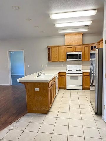 31916 Country Club Drive Drive, Porterville, CA 93257