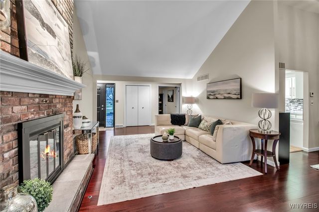 235 Old Oak Post Road, Amherst, NY 14051