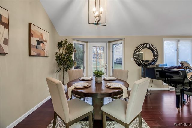 235 Old Oak Post Road, Amherst, NY 14051