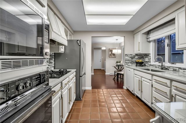 235 Old Oak Post Road, Amherst, NY 14051