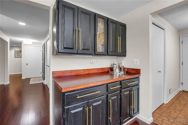 235 Old Oak Post Road, Amherst, NY 14051