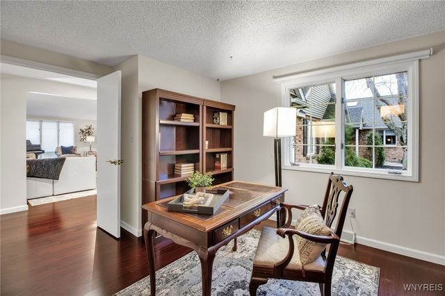 235 Old Oak Post Road, Amherst, NY 14051