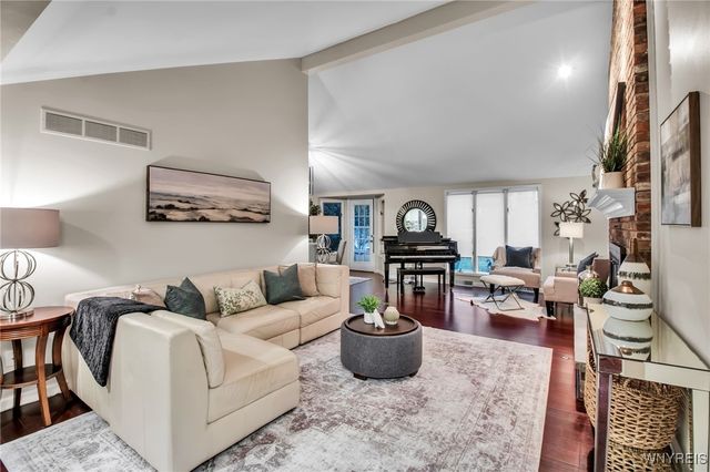 235 Old Oak Post Road, Amherst, NY 14051