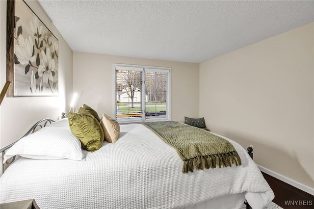 235 Old Oak Post Road, Amherst, NY 14051