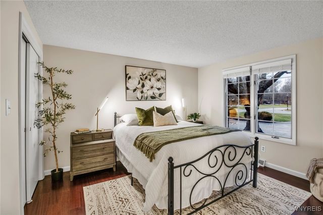 235 Old Oak Post Road, Amherst, NY 14051