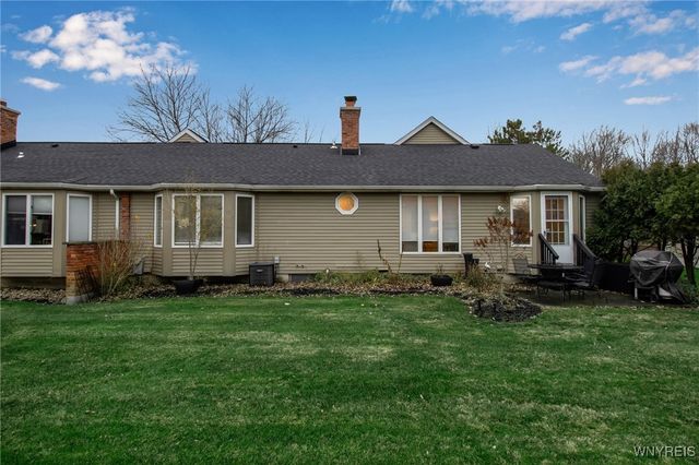 235 Old Oak Post Road, Amherst, NY 14051