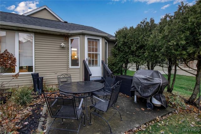 235 Old Oak Post Road, Amherst, NY 14051