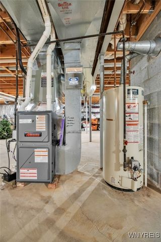 235 Old Oak Post Road, Amherst, NY 14051