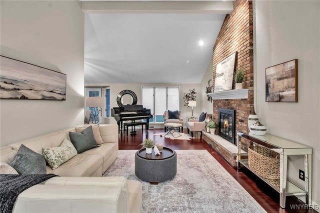 235 Old Oak Post Road, Amherst, NY 14051