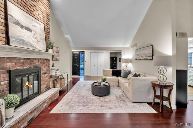 235 Old Oak Post Road, Amherst, NY 14051