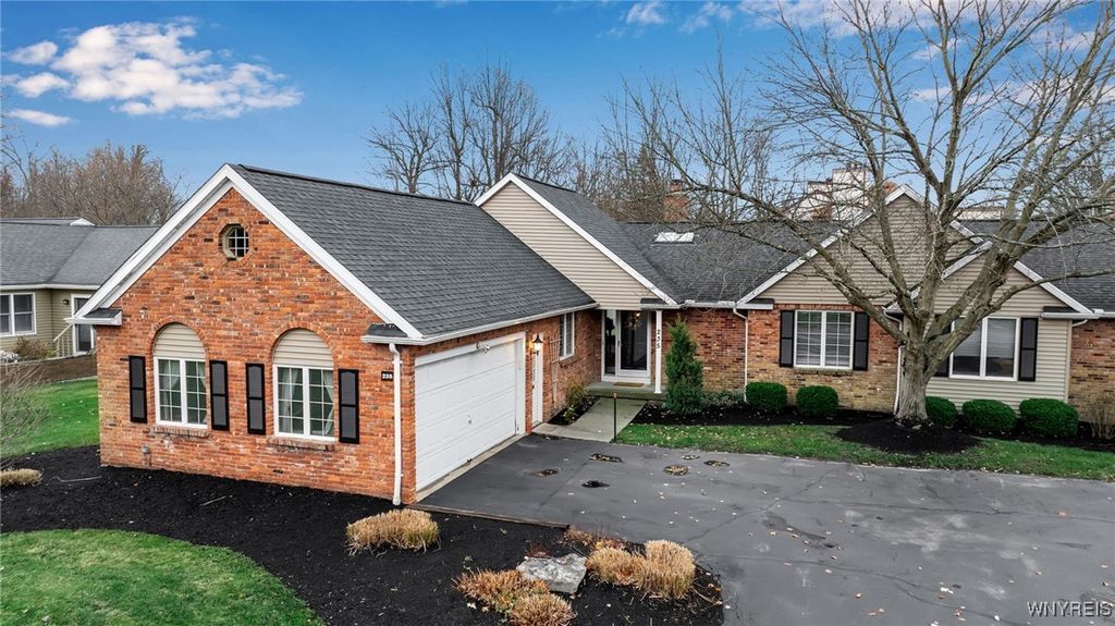 235 Old Oak Post Road, Amherst, NY 14051