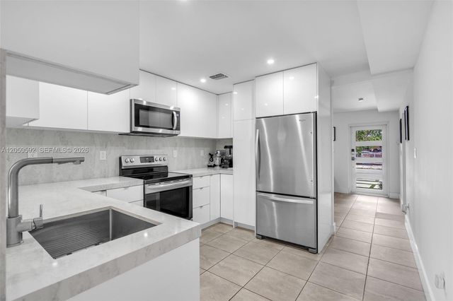 12685 NW Miami Ct, North Miami, FL 33168