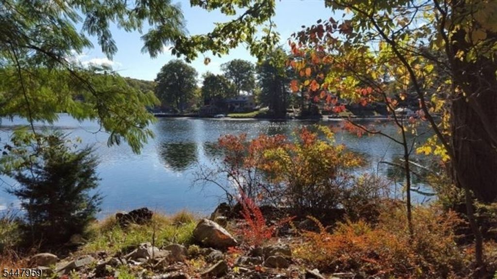 207 Hudson Ave, Hopatcong Boro, NJ 07843 — exterior