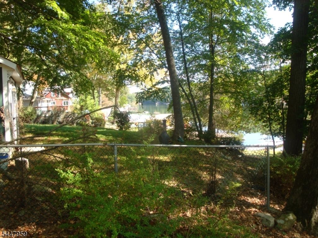 207 Hudson Ave, Hopatcong Boro, NJ 07843 — photo 3