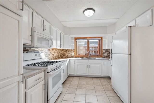 400 S Northwest Highway 301B, Park Ridge, IL 60068