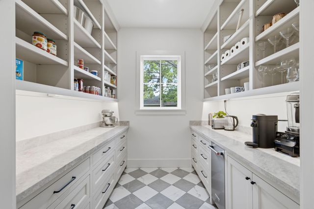 1030 Chamboard Lane, Houston, TX 77018