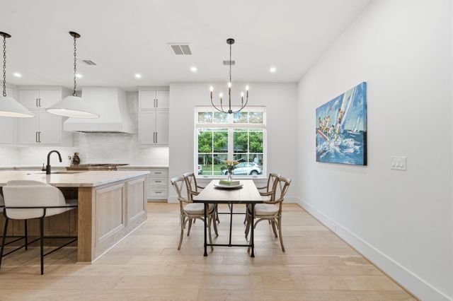 1030 Chamboard Lane, Houston, TX 77018
