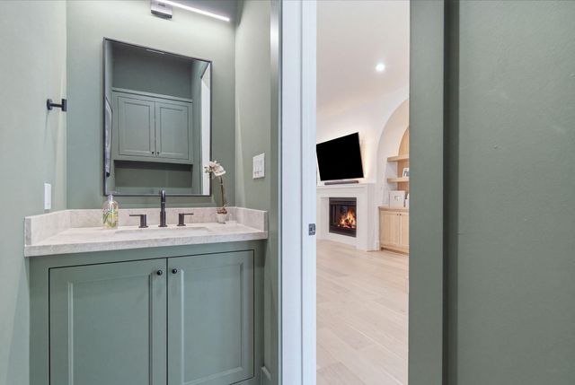 1030 Chamboard Lane, Houston, TX 77018