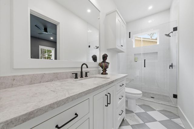1030 Chamboard Lane, Houston, TX 77018