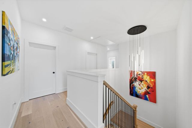 1030 Chamboard Lane, Houston, TX 77018
